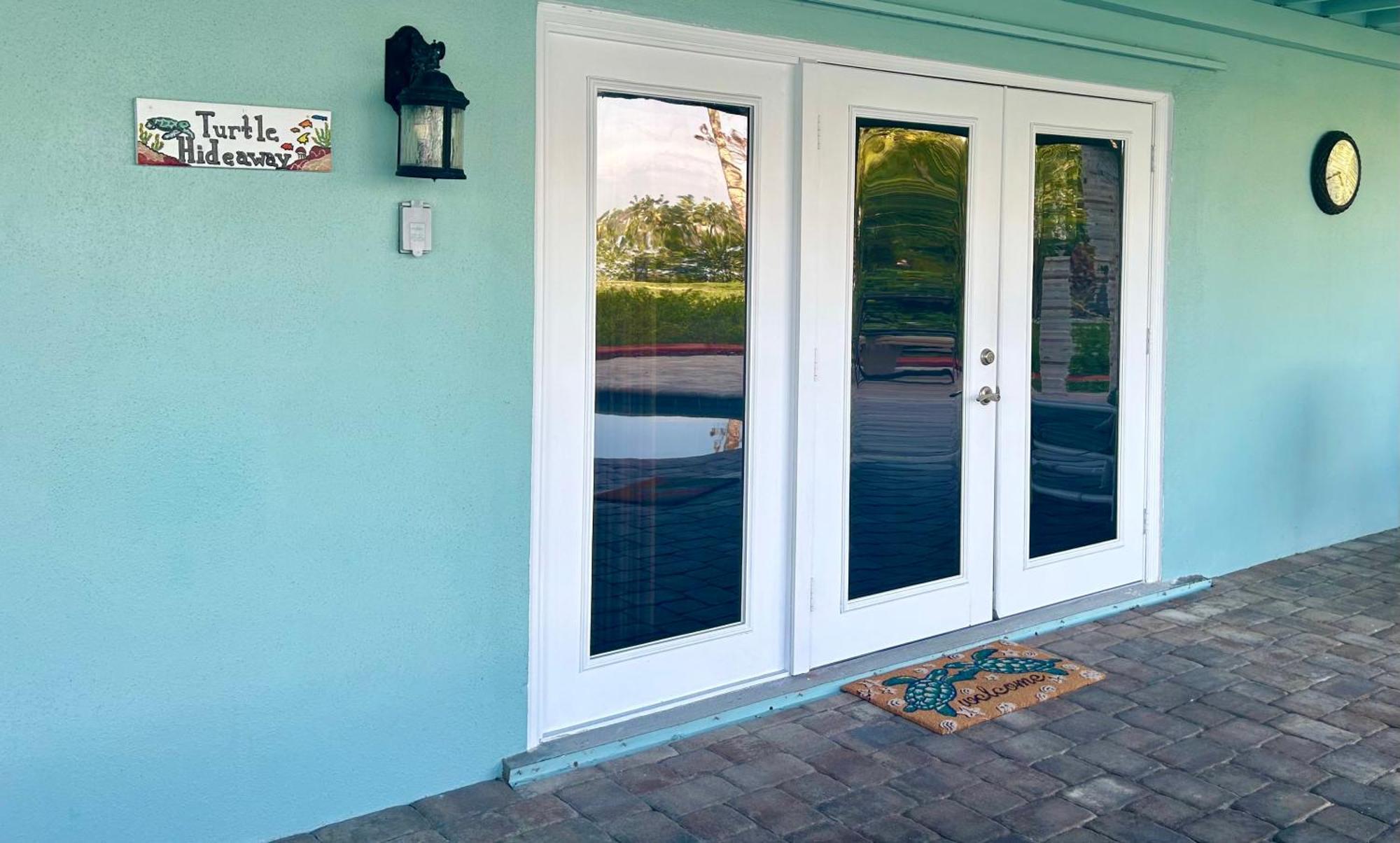 Guest Suite - Waterfront -Pool & Hot Tub- Walk To Beach Clearwater Beach Bagian luar foto